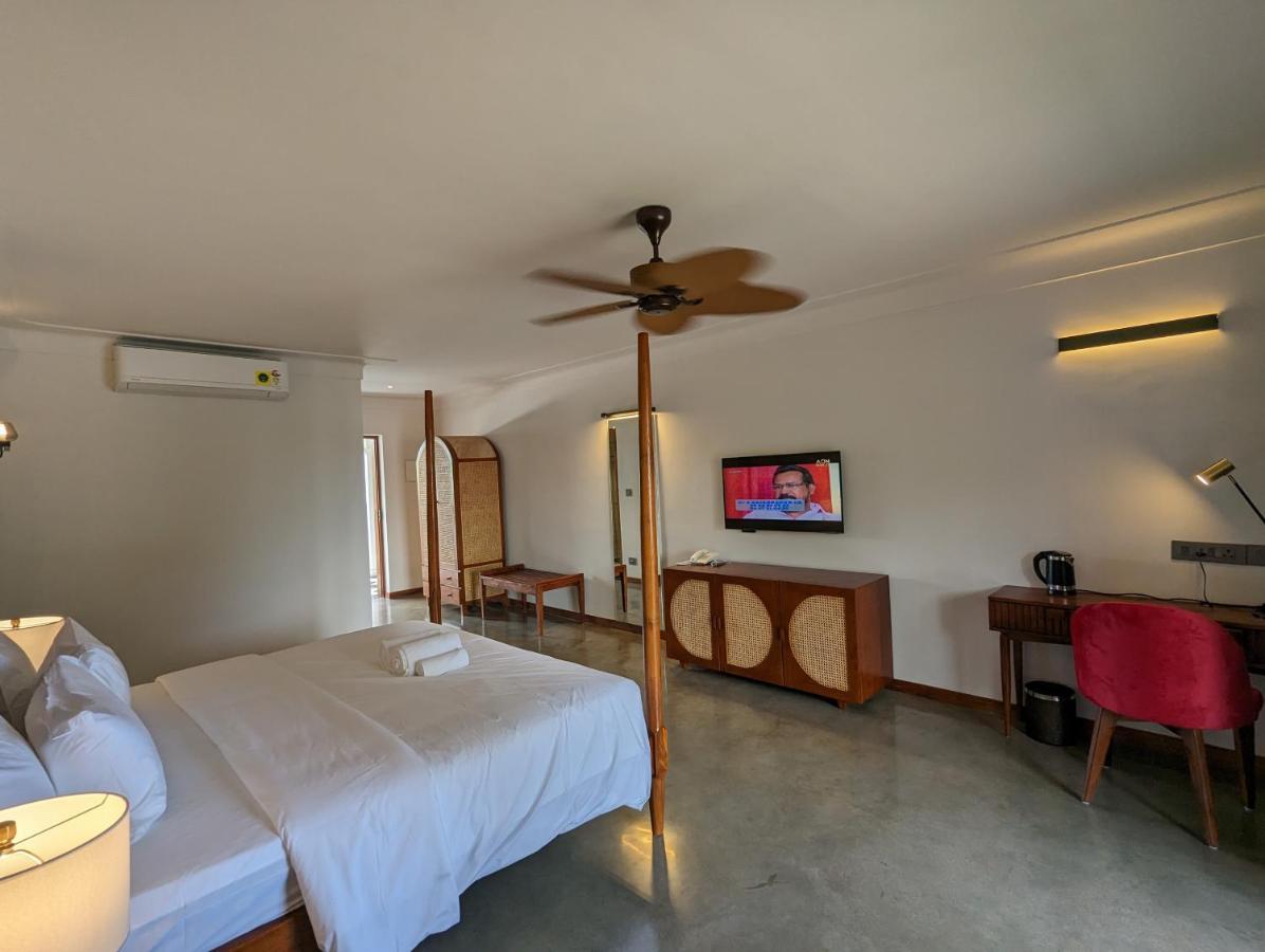 Prasanthi Hotel كولاّم المظهر الخارجي الصورة